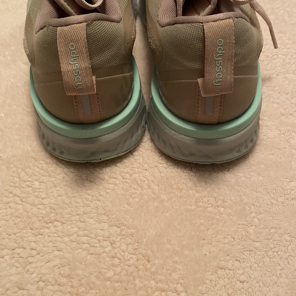 Euc Woman’s Nike Odyssey React - image 5